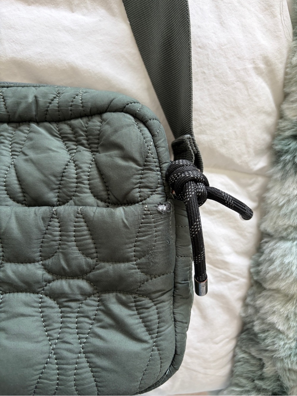 Lululemon Quilted Embrace Crossbody Bag Dark Green - Picture 10 of 12